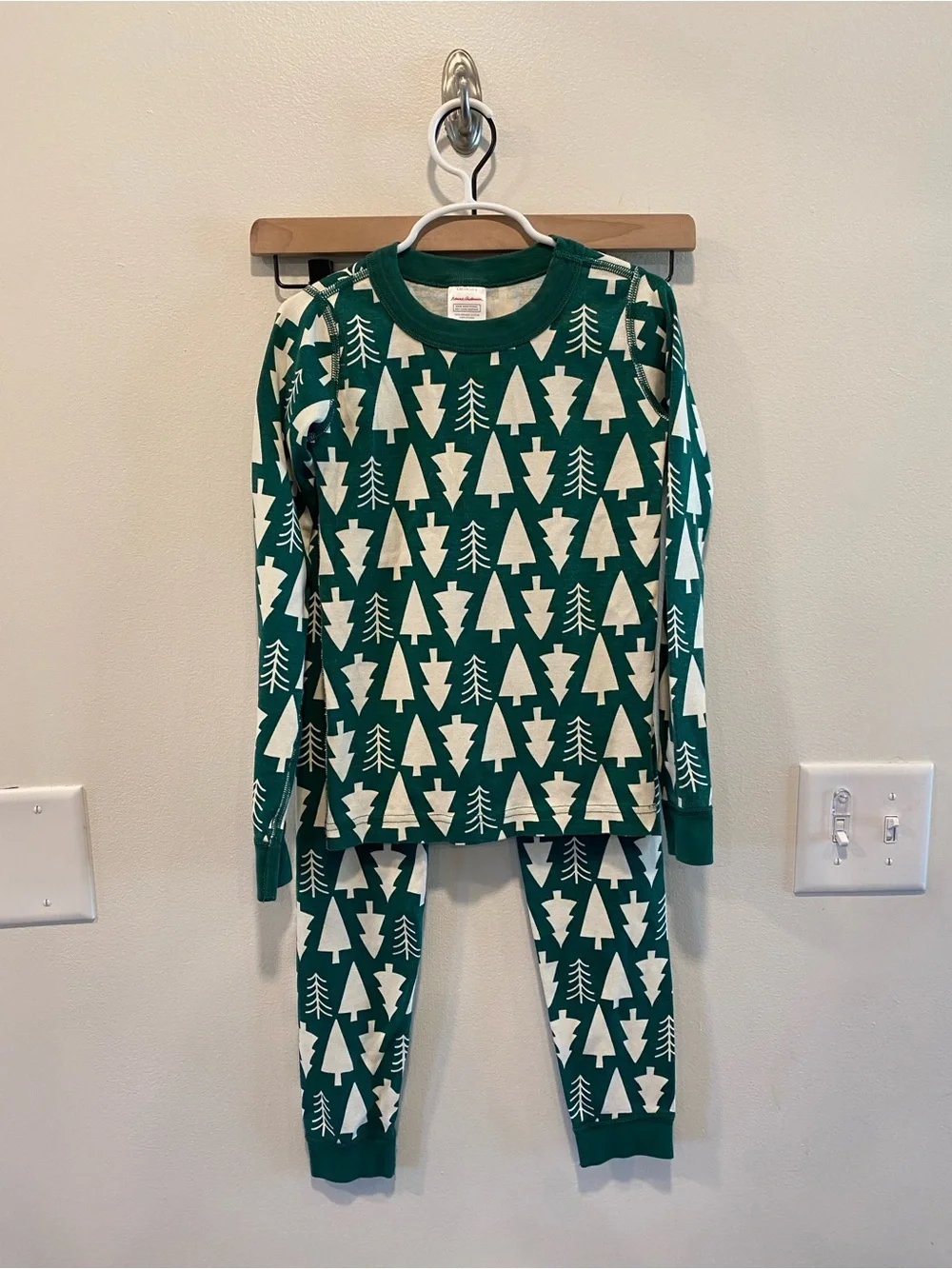 Holiday HannaJams Pajama Set kids 130 US 8 winter green Christmas tree print